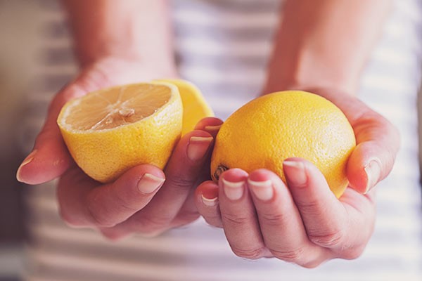 10 أطعمة تساعدكِ على تبييض بشرتكِ