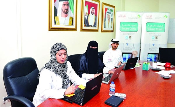 أطباء العيادة الذكية يجيبون عن أسئلة المتابعين