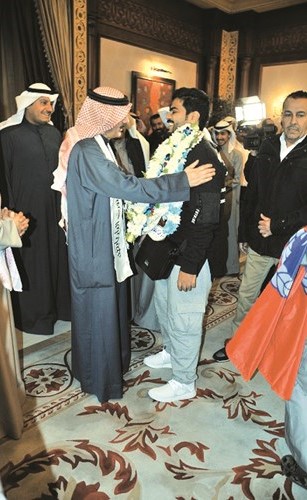 الفريق خالد المكراد كان في مقدمة مستقبلي الإطفائي البطل فهد الفريح﻿