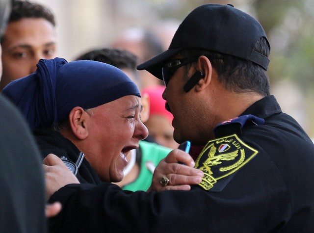 إجراءات أمنية مشددة قبيل تشييع ضحايا تفجير كنيسة الأقباط بالقاهرة