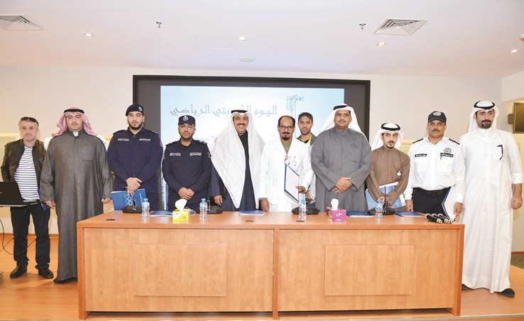 دعيج العتيبي متوسطا الجهات المشاركة في اليوم الكويتي الرياضي﻿