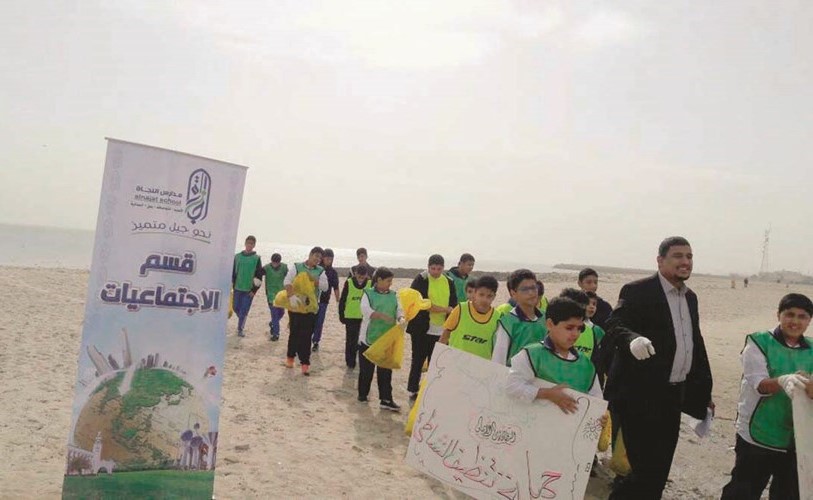 طلاب مدرسة النجاة خلال الحملة التي استهدفت تخريج جيل نافع لنفسه ولأمته ﻿