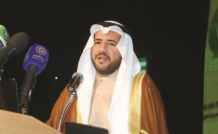 الشيخ عبدالله الأحمد متحدثا في الملتقى﻿