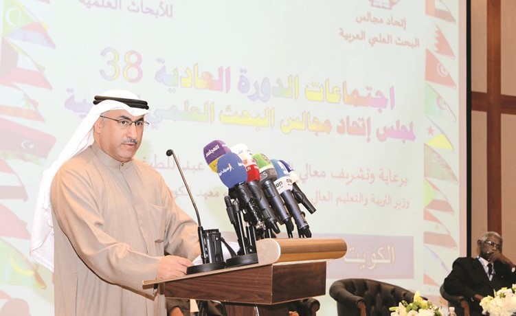 د. محمد الفارس متحدثا﻿