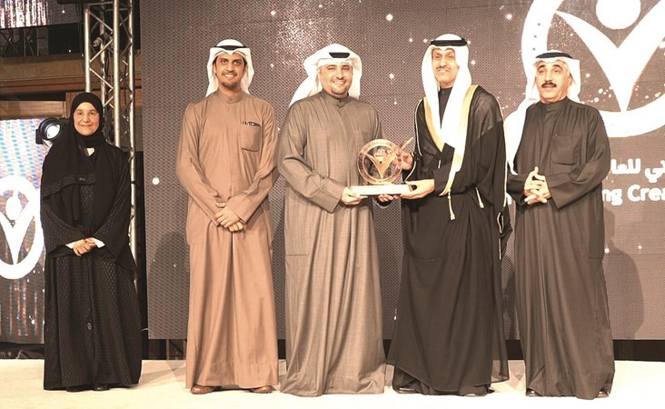ممثلو بيتك يتسلمون الجوائز ﻿