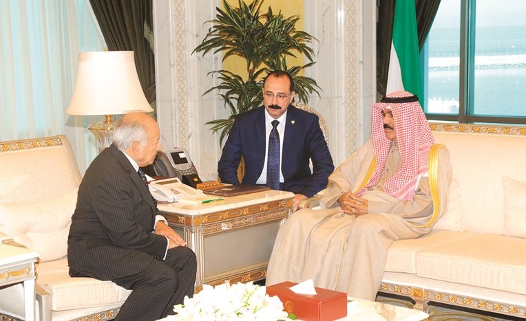 سمو ولي العهد مستقبلا سفير بيرو﻿