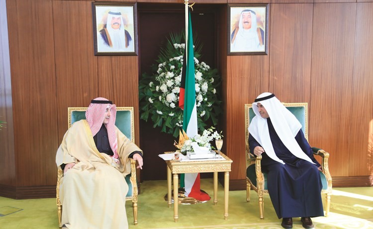د. فالح العزب والسفير الشيخ د. احمد ناصر المحمد﻿