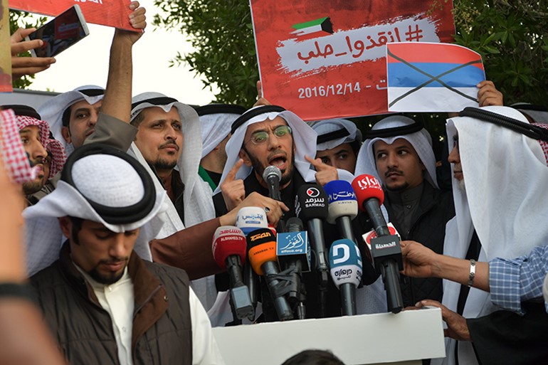 د. محمد العوضي متحدثا﻿
