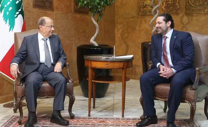 الرئيس العماد ميشال عون مستقبلا الرئيس المكلف سعد الحريري في بعبدا امس(محمود الطويل)﻿