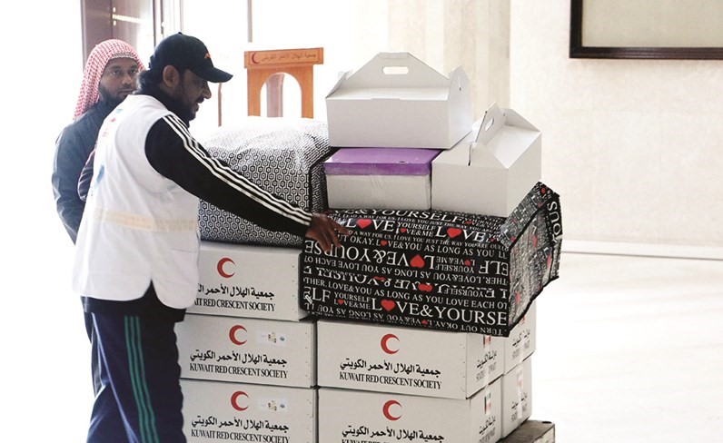 جانب من التبرعات العينية للنازحين السوريين من حلب ﻿