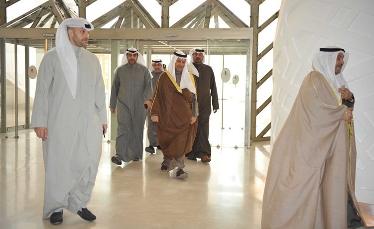 الغانم عن زيارة رئيس الحكومة: للتهنئة والتأكيد على وجوب التعاون بين السلطتين