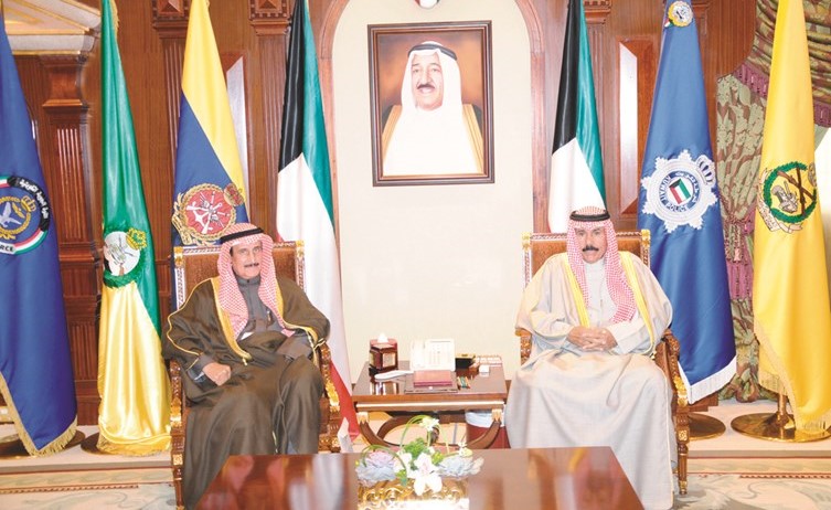 سمو ولي العهد الشيخ نواف الأحمد مستقبلا الشيخ د. إبراهيم الدعيج﻿