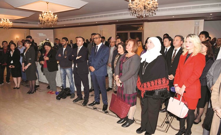 حضور ديبلوماسي وشعبي كبير في احتفال السفارة اليابانية بالعيد الوطني	(ريليش كومار)