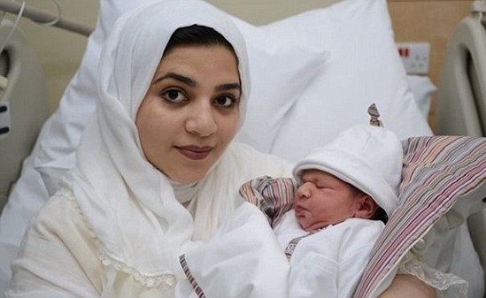 لأول مرة في العالم.. إماراتية تضع طفلا من نسيج مبيض مجمد