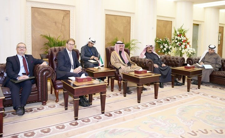 الرئيس الغانم مع وزير الدولة لشؤون الشرق الأوسط البريطاني﻿