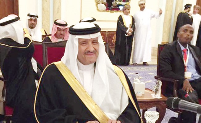 صاحب السمو الملكي الأمير سلطان بن سلمان خلال الاجتماع