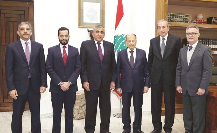 الرئيس العماد ميشال عون مستقبلا عبدالوهاب البدر في بحضور نائب رئيس الصندوق عبدالله الصقر ورئيس مجلس﻿﻿الإنماء والإعمار نبيل الجسر في بعبدا	(محمود الطويل)﻿