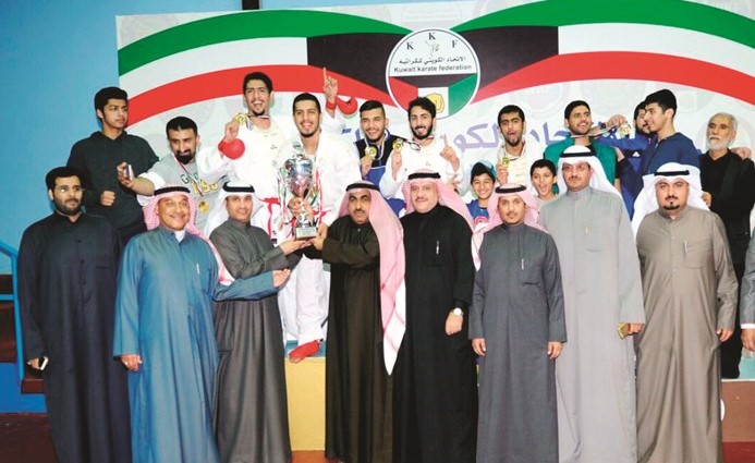 مناحي الفضلي وعماد بهبهاني وجميل الشمري يتوجون الشباب بالكأس ﻿