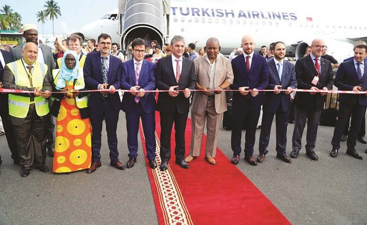 جانب من قص شريط وصول التركية الى زنجبار﻿