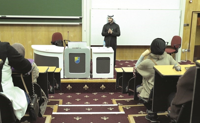 جانب من الندوة ﻿