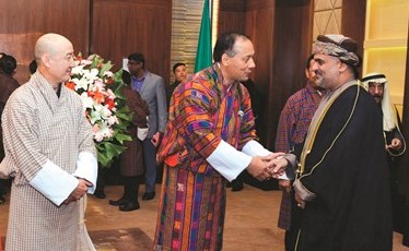 السفير العماني حامد بن سعيد مهنئا ﻿