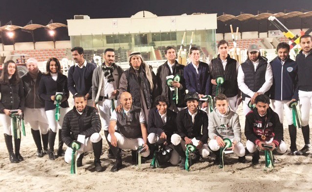 الفائزون في كل المسابقات بيوم القفز في نادي الصيد﻿
