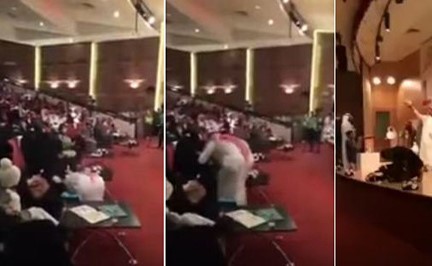 فيديو مؤثر: خريج يُهدي والدته نجاحه بتقبيل قدميها أثناء الاحتفال بتخرجه