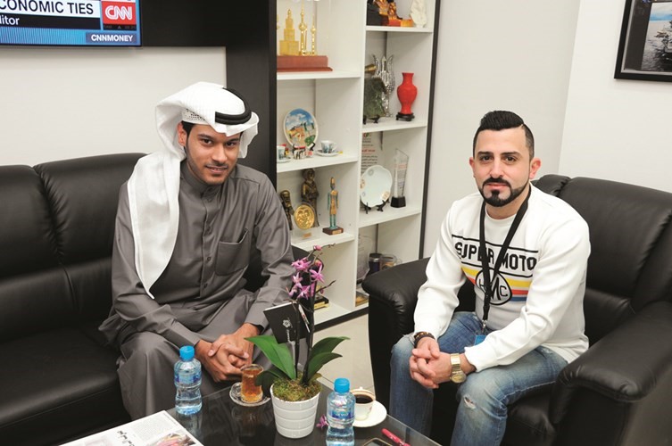 مدير التحرير الزميل محمد بسام الحسيني مستقبلا جراح الجدعي﻿