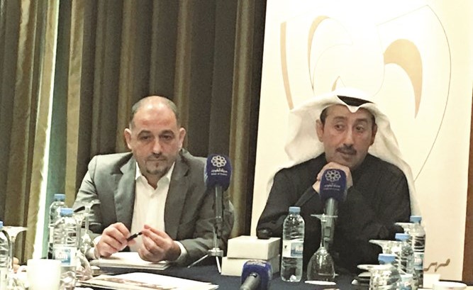 محمد العسعوسي وجهاد مفلح أثناء المؤتمر الختامي لفعاليات الكويت عاصمة الثقافة الإسلامية ٢٠١٦﻿