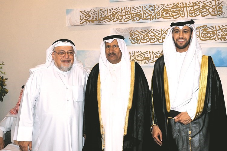 عيسى العيسى مهنئا﻿