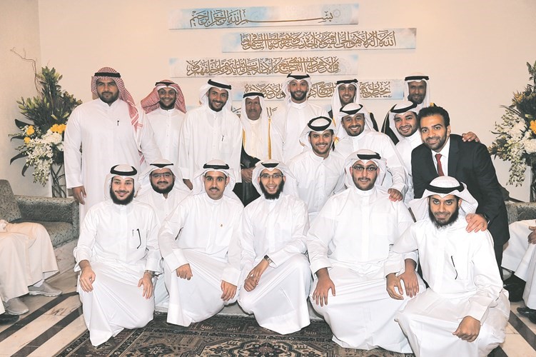 المعرس د.عمر الجارالله مع عدد من الأصدقاء والزملاء الأطباء ﻿