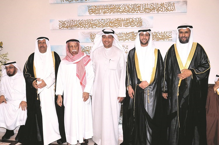 د. حمد المطر وسليمان السند يباركان﻿