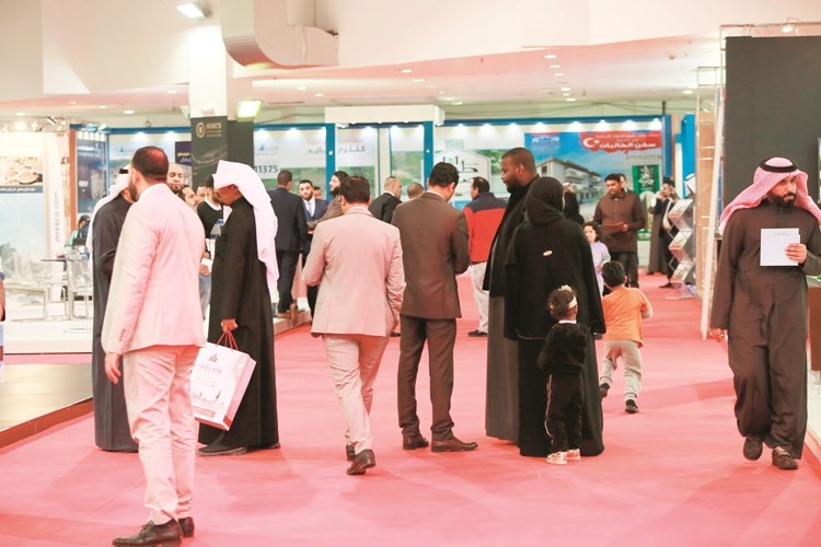 حضور كثيف طوال ايام المعرض﻿