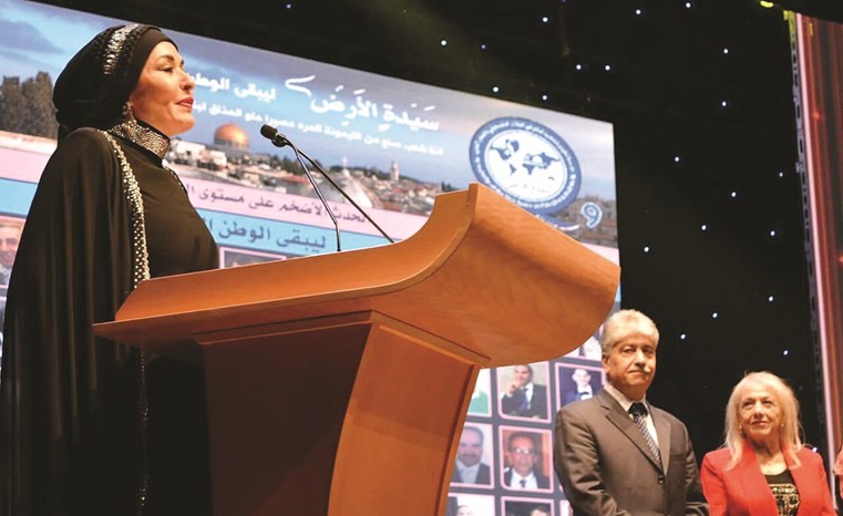الشيخة نوال الحمود متحدثة على هامش التكريم﻿