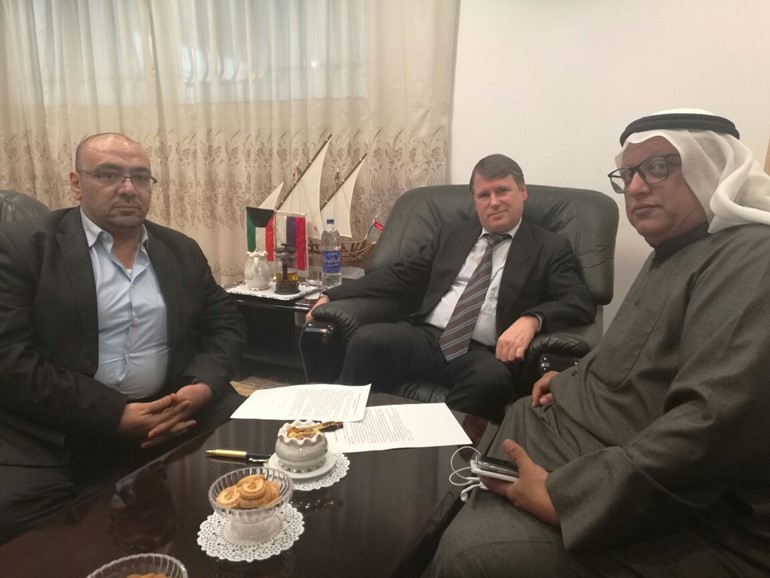 السفير الروسي الكسي سولوماتين مع الزميل أسامة دياب