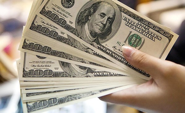 الدولار يقترب من 20 جنيهاً ولأول مرة الدينار عند 62.75 جنيهاً