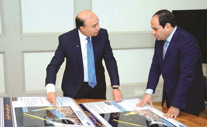 السيسي يستمع من مميش عن خطط تطوير الموانئ بقناة السويس﻿