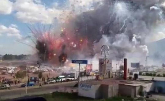 بالفيديو.. 26 قتيلا و70 جريحا بانفجار في سوق للالعاب النارية في المكسيك