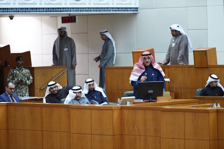  الشيخ سلمان الحمود خلال مداخلته