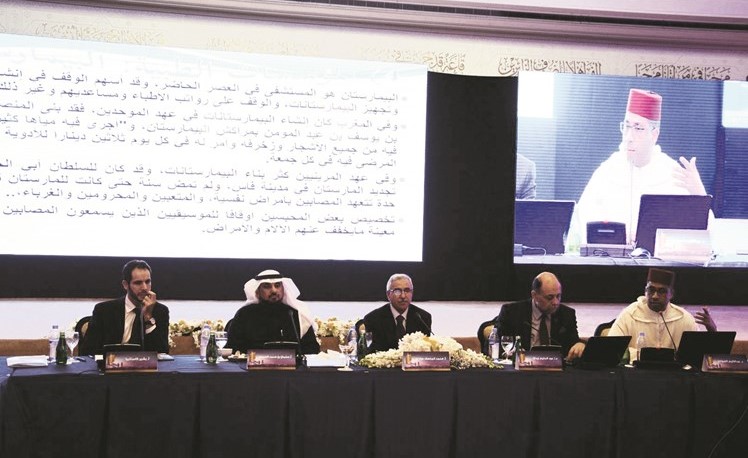 عدد من المشاركين في إحدى الندوات الخاصة على هامش الملتقى ﻿
