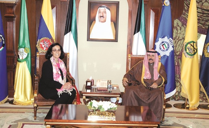 سمو ولي العهد الشيخ نواف الاحمد مستقبلا الشيخة امثال الاحمد ﻿