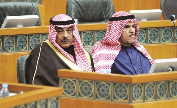 الشيخ صباح الخالد والشيخ سلمان الحمود خلال الجلسة﻿