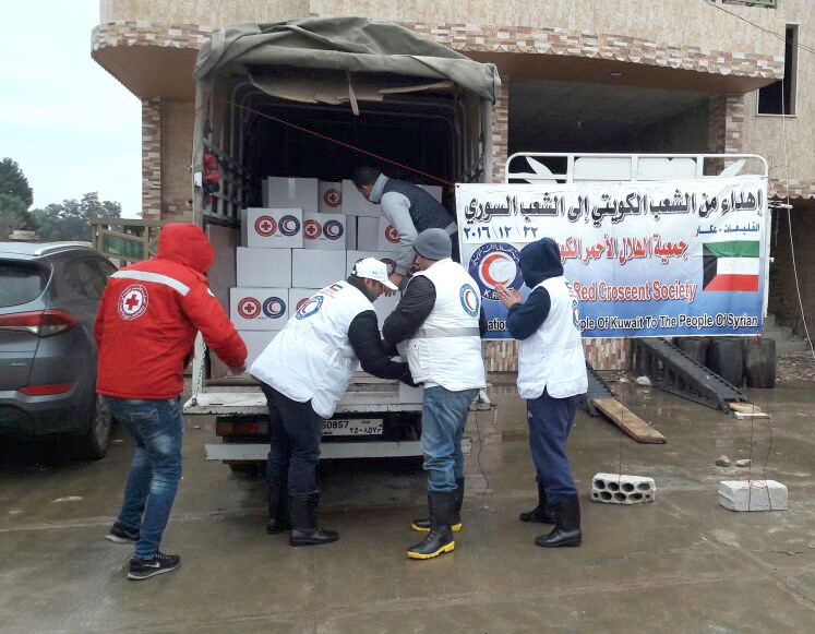 "الهلال الأحمر" يوزع حصصاً غذائية على 200 أسرة سورية نازحة في لبنان