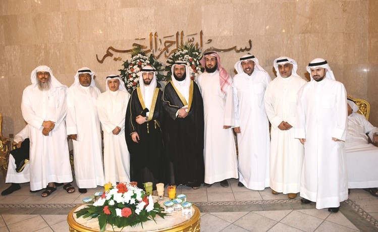 مباركة للمعرس ووالده بالمناسبة السعيدة﻿