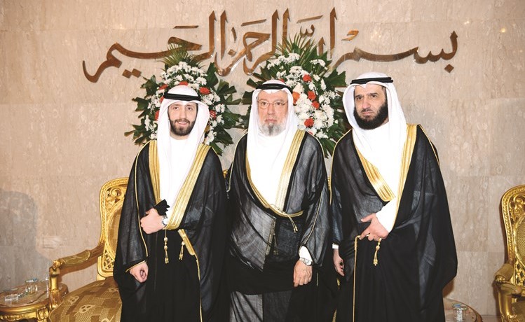 احمد باقر متوسطا المعرس أحمد الكندري ووالده وليد الكندري﻿