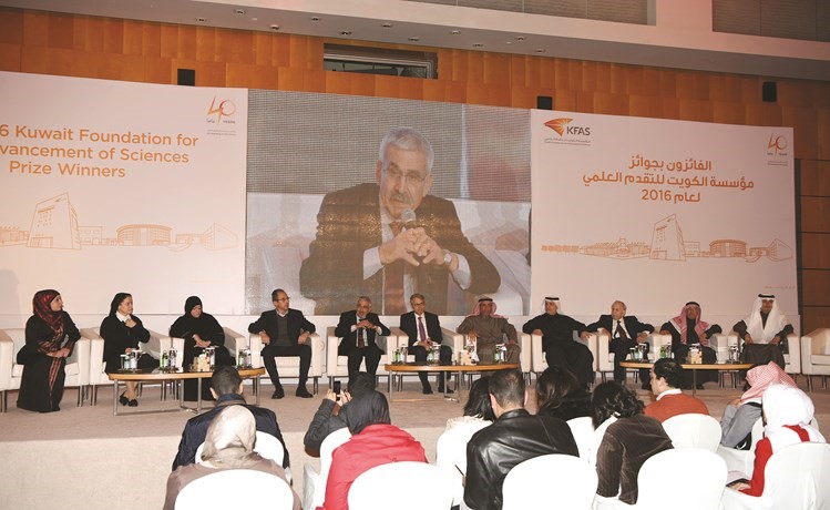 جانب من المؤتمر الصحافي ﻿