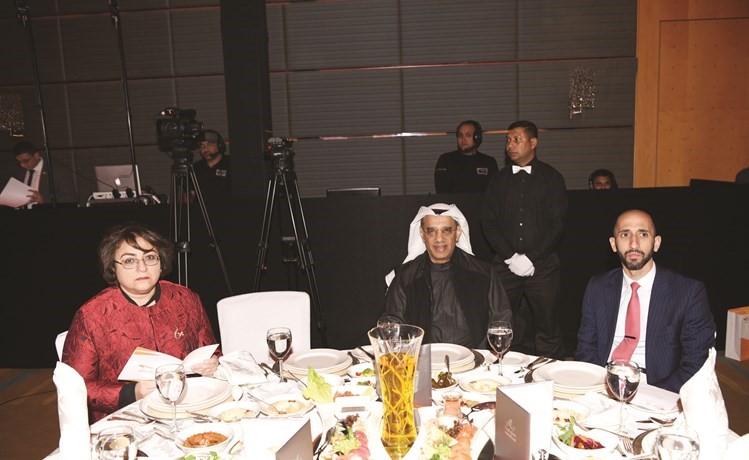 سامي الرشيد وعدد من الحضور﻿
