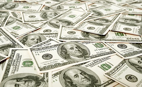 الدولار يتراجع إلى 19.85 جنيهاً .. والدينار يتراجع إلى 61 جنيهاً