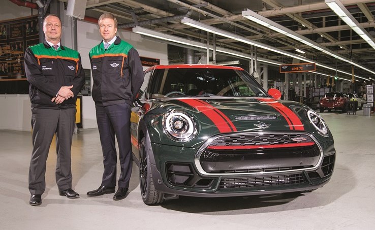 MINI تحتفل بإنتاج السيارة رقم 3 ملايين من مصنعها في أكسفورد