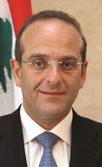 رائد خوري وزير الاقتصاد والتجارة﻿